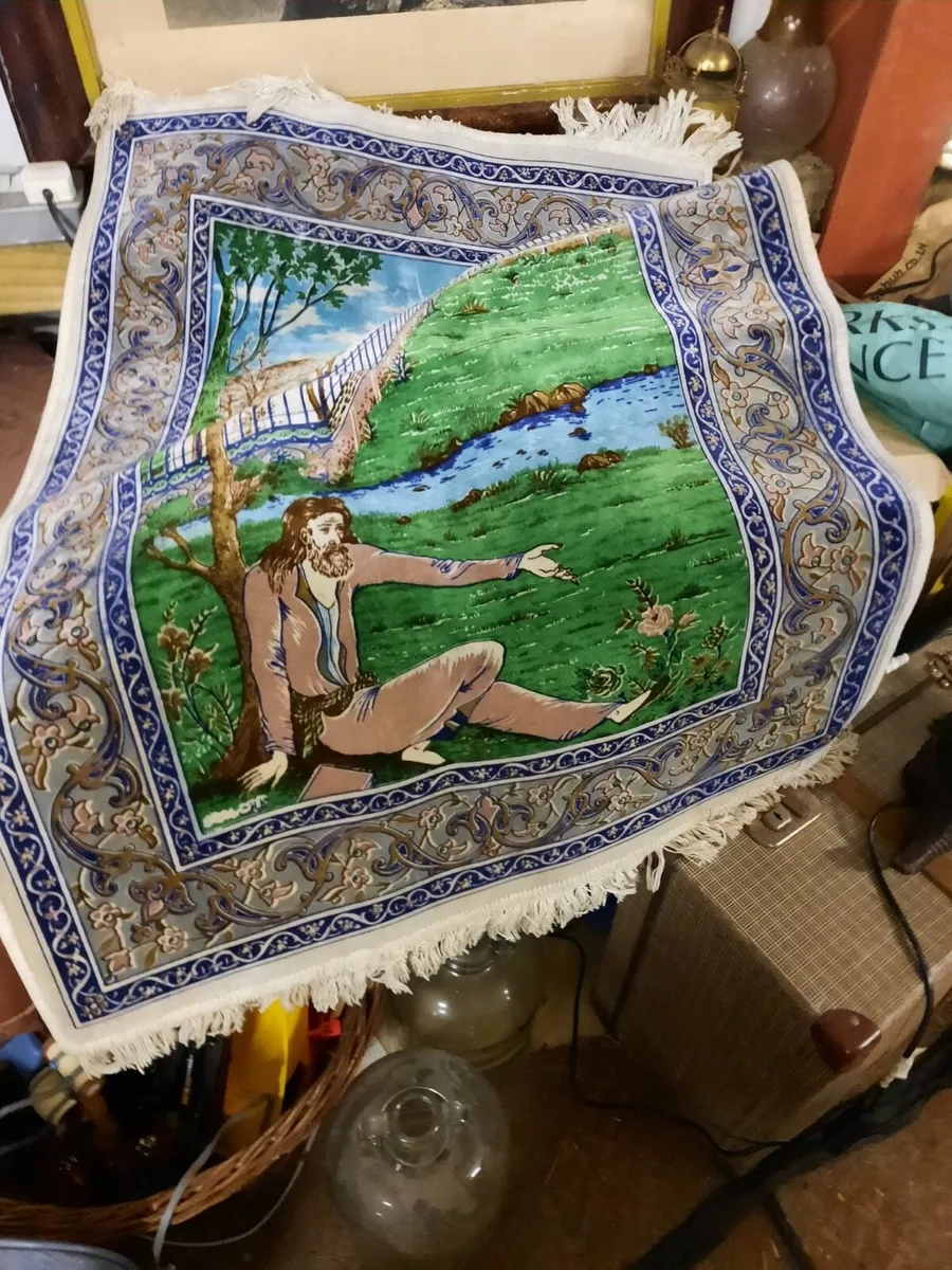 Vintage rug slash wall hanging - Image 3