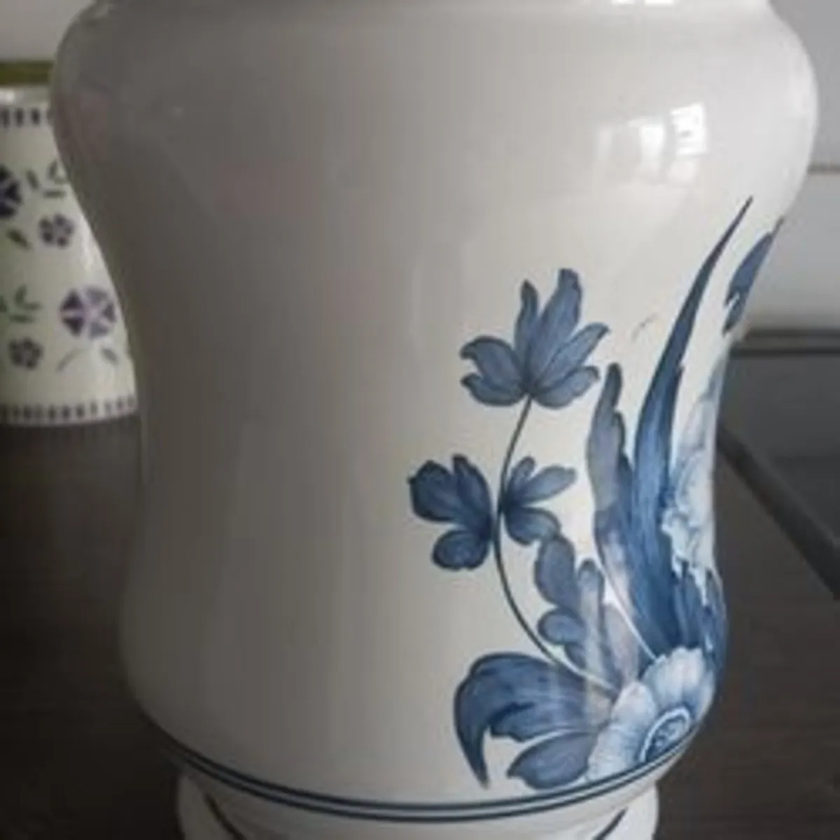 Lovely Vintage Italian made Ceramic Vase - Image 2
