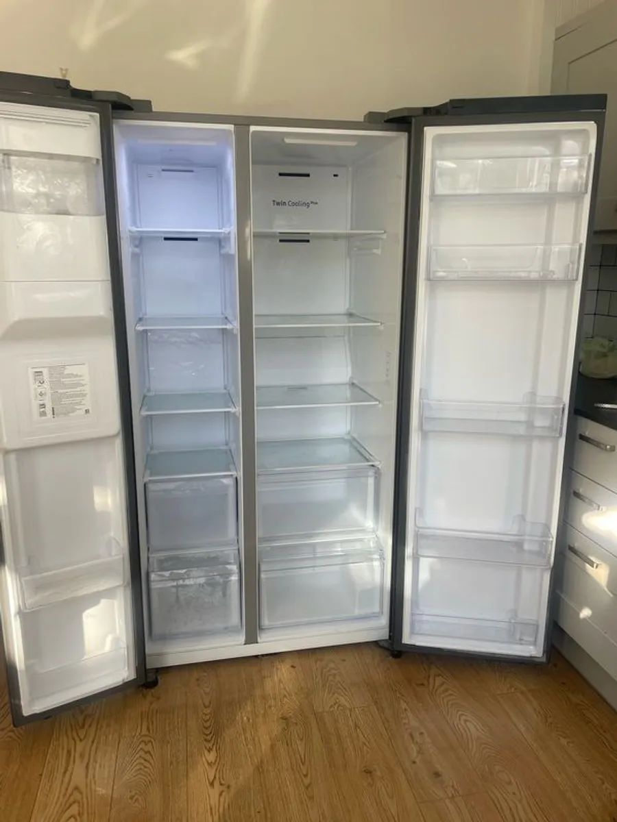 Samsung fridge freezer - Image 2
