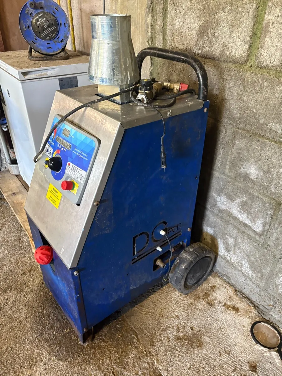 Water heater - Image 1