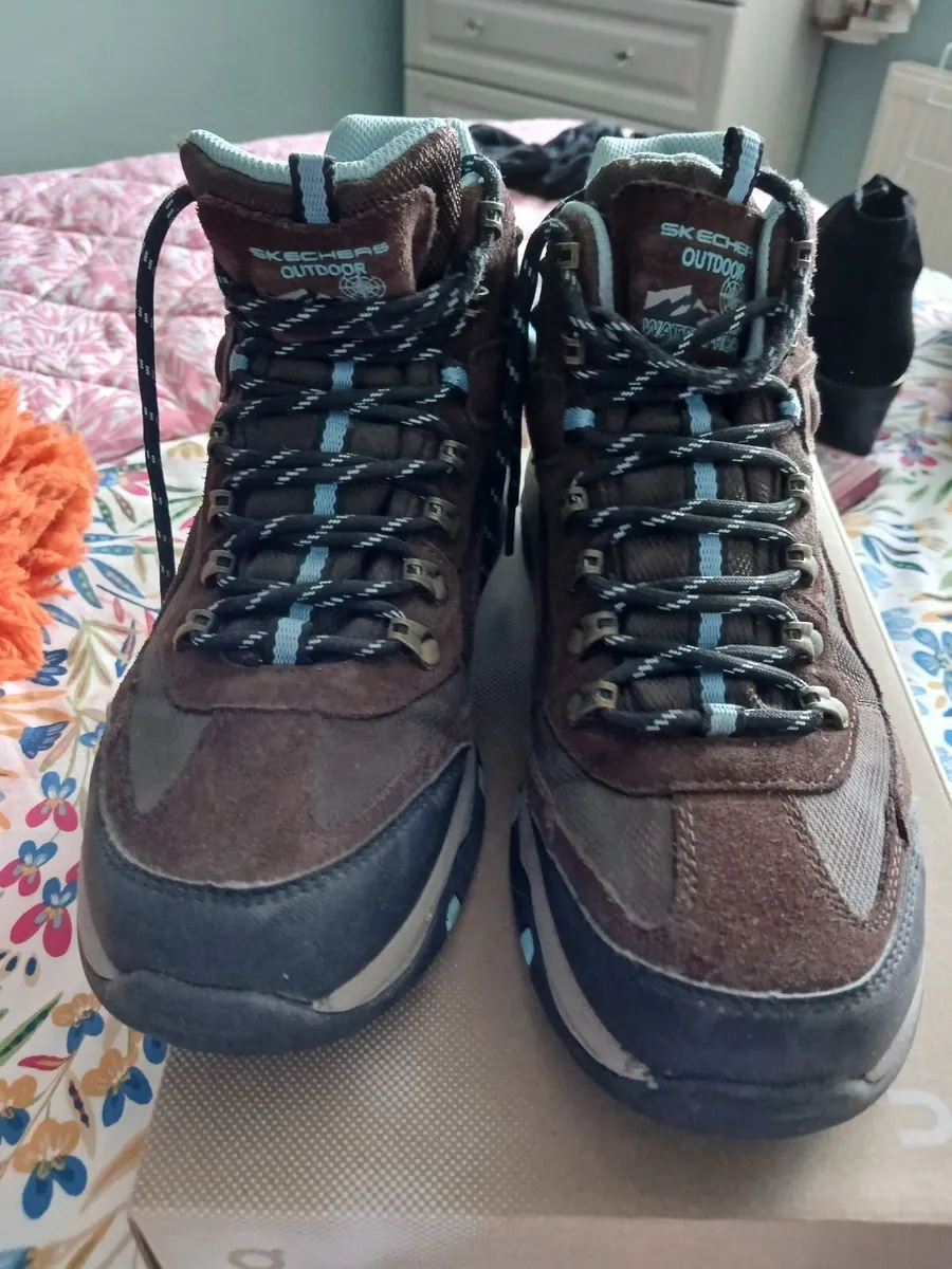 Boots - Image 1
