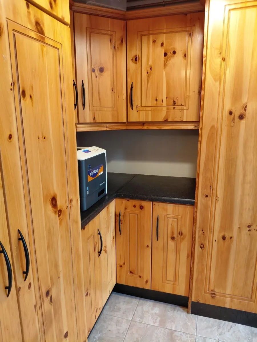 Solid Pine Kitchen - Image 4