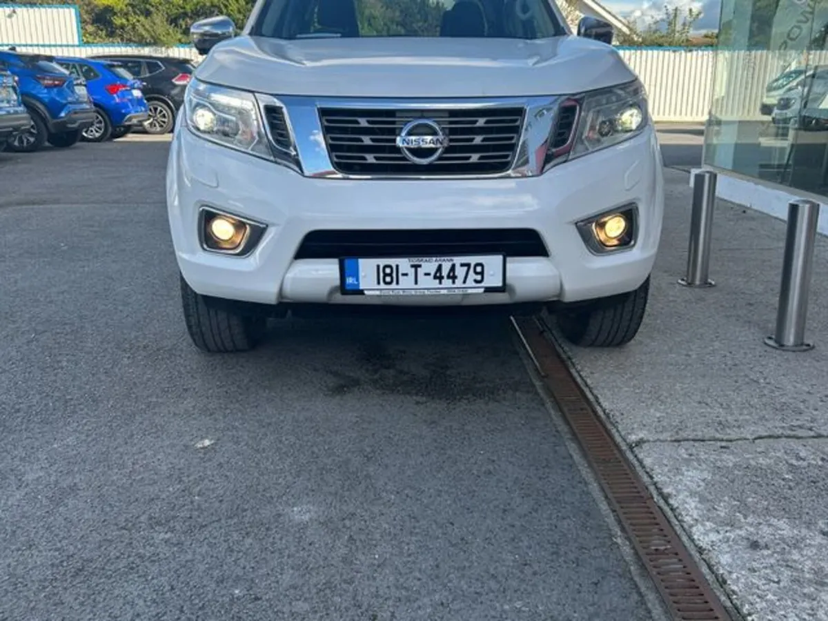 Nissan Navara 2 3 DCI Tekna 4DR Auto - Image 4