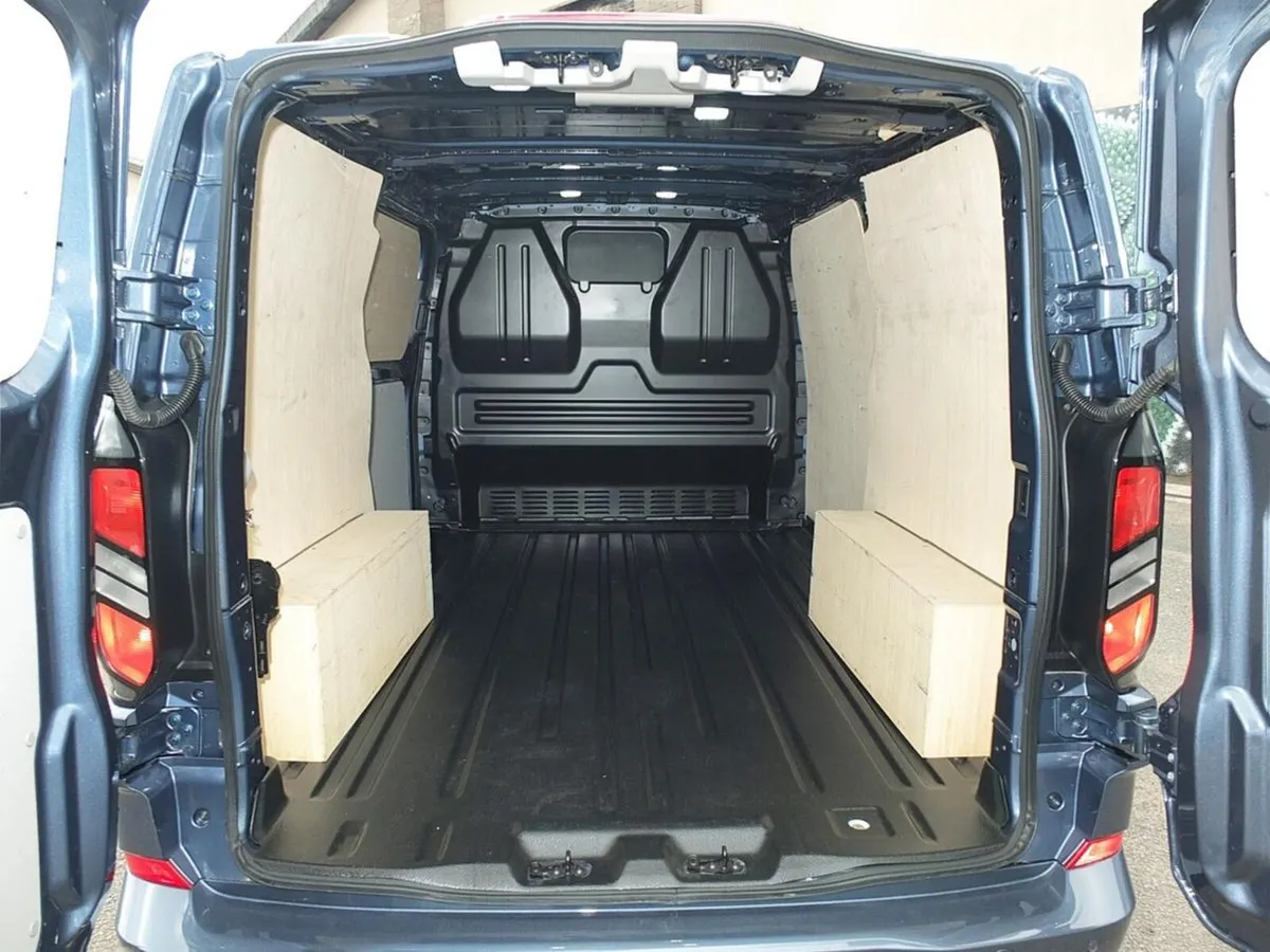 2024 Ford Transit Custom Panel Van - Image 4