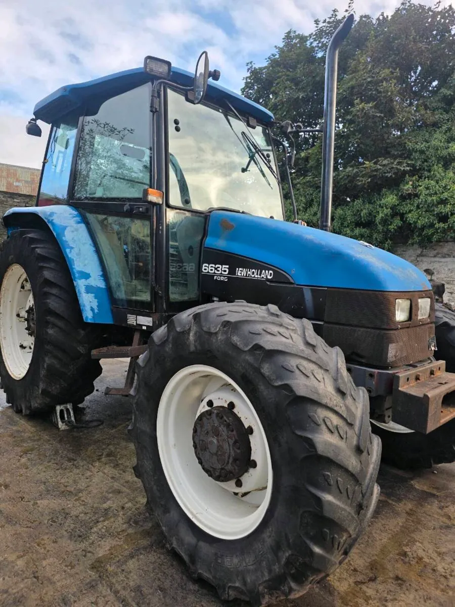BREAKING NEW HOLLAND 6635