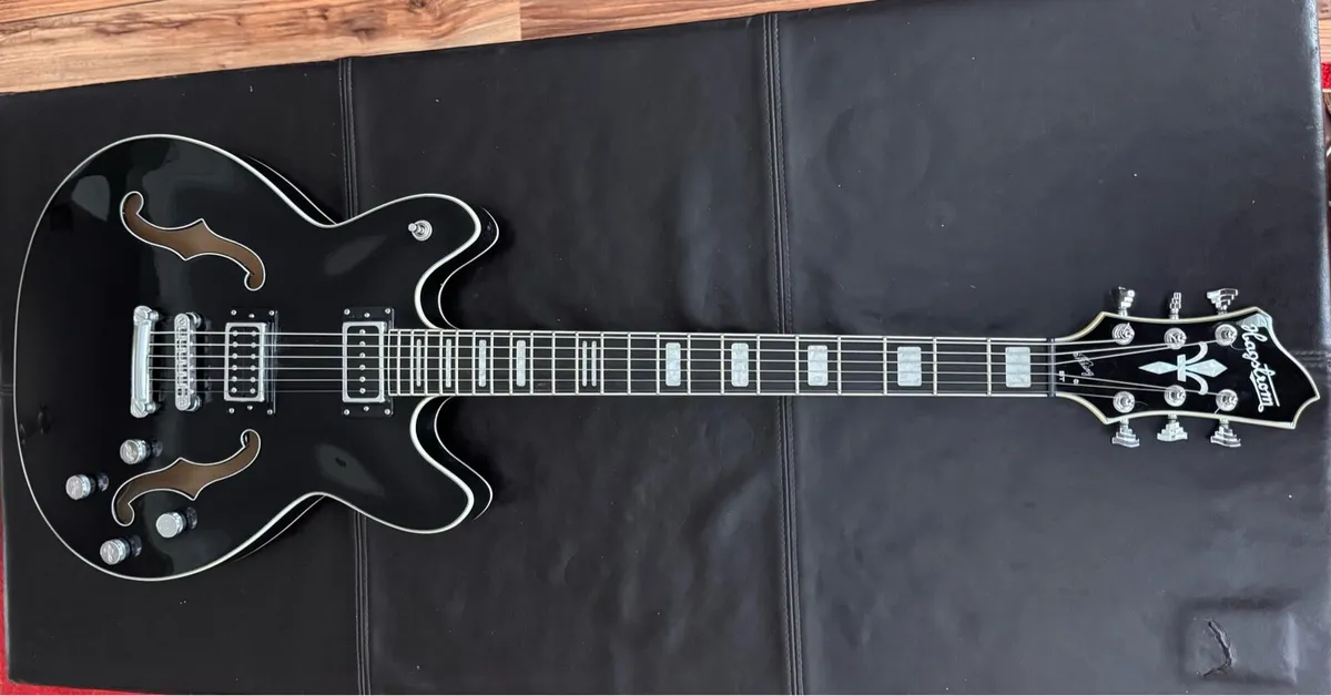 Hagstrom Viking Deluxe Baritone Guitar - Image 1