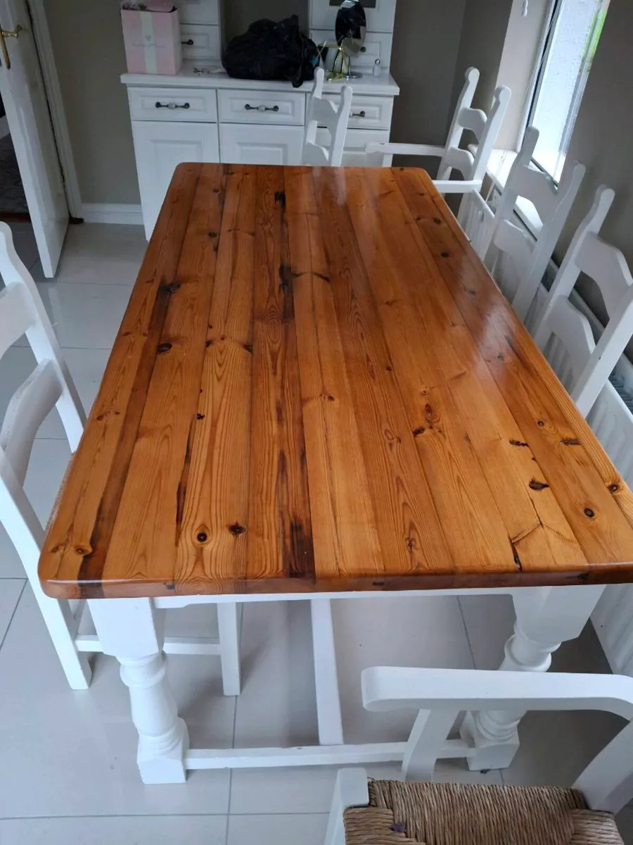 Kitchen table and chairs - Image 4