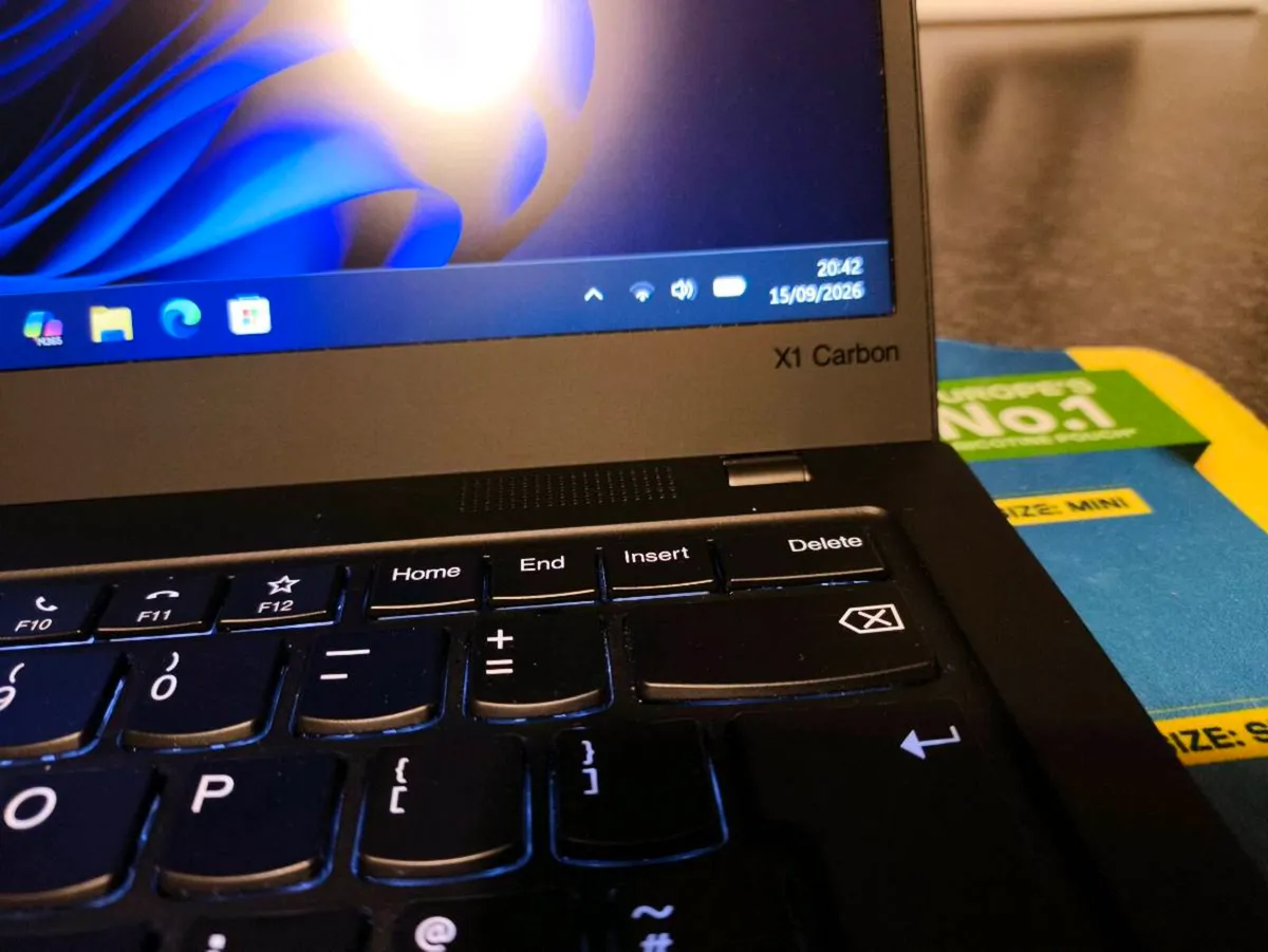 Lenovo X1 Carbon G8 10th gen Intel i5 - Image 3