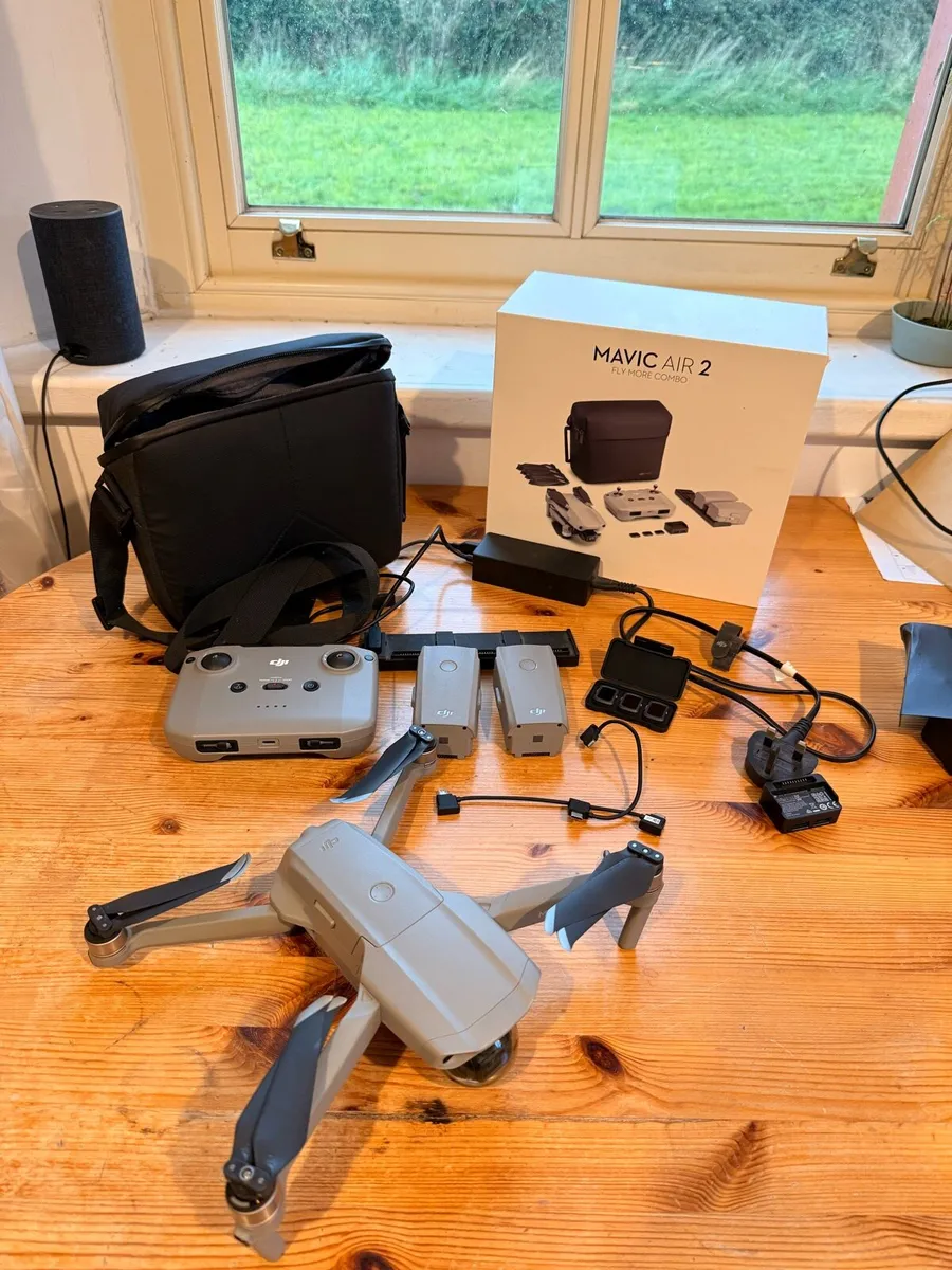 DJI mavic air 2 fly more combo - Image 1