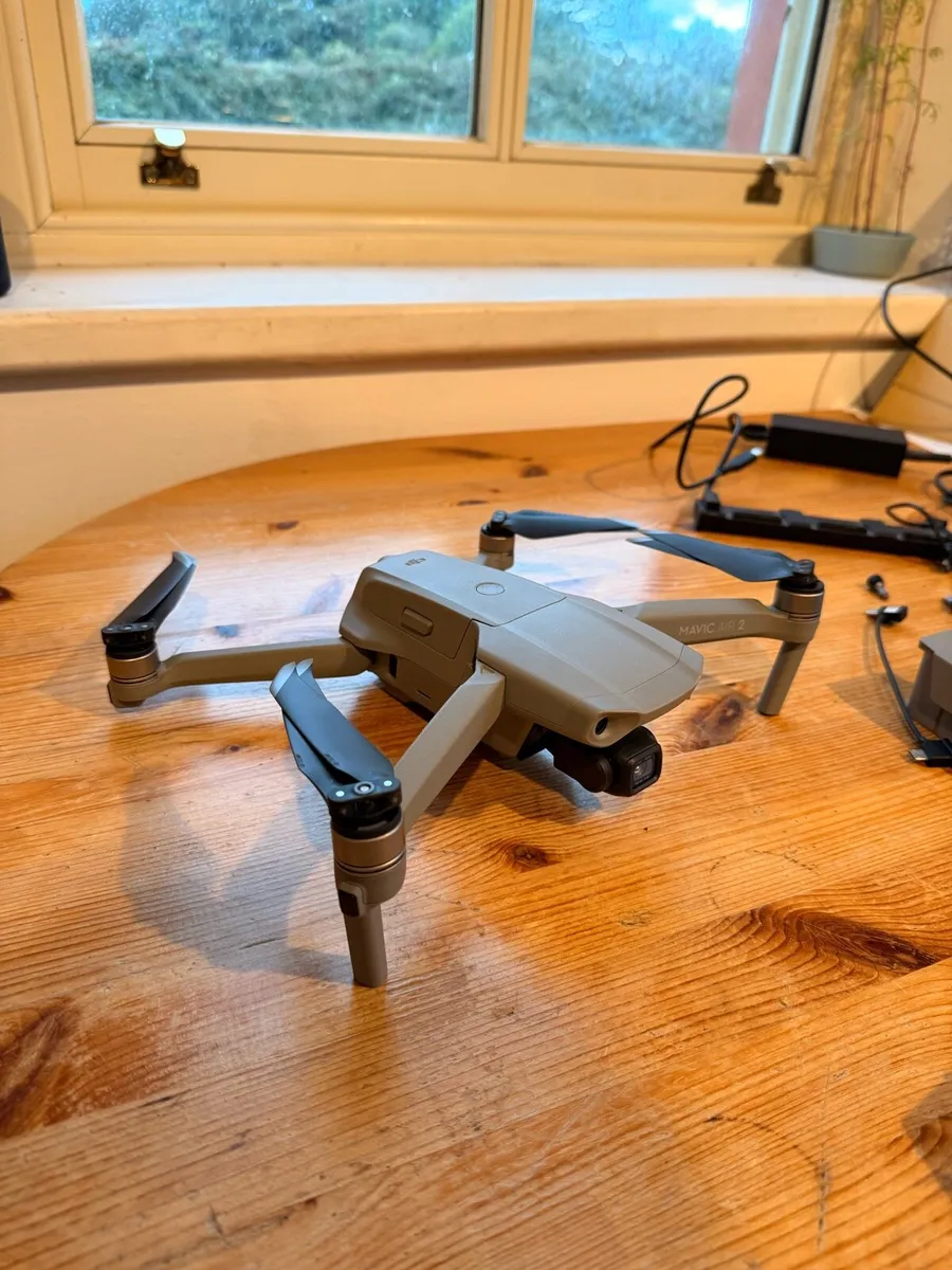 DJI mavic air 2 fly more combo - Image 3