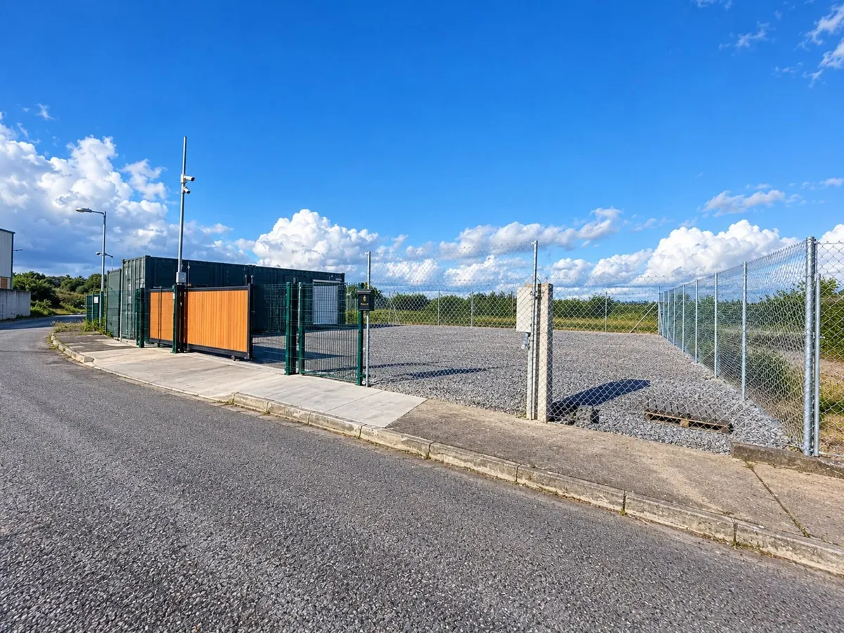 For Let/Lease secured yard - Image 1