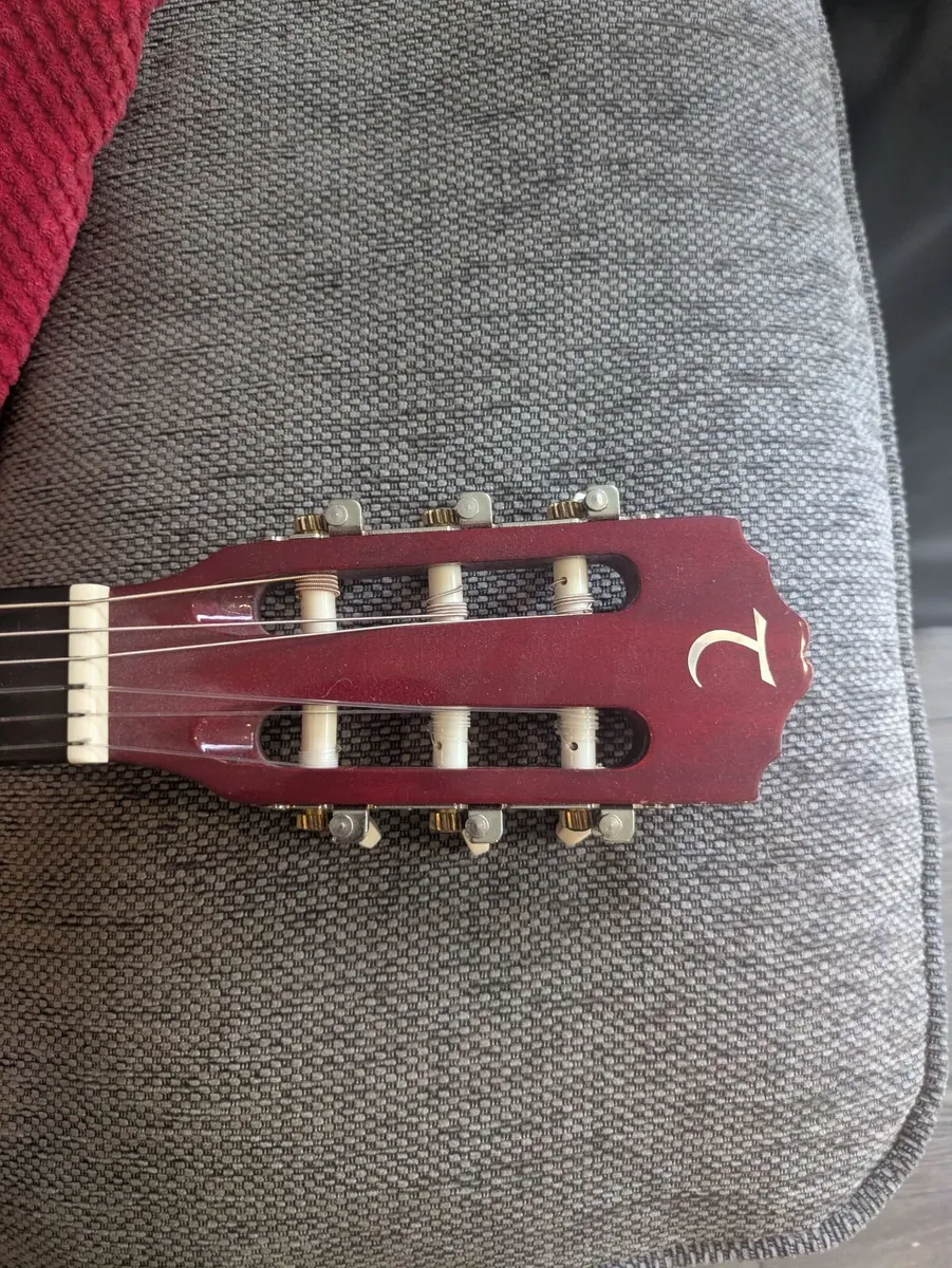 Red Conglewood acoustic guitar perfect condition - Image 3
