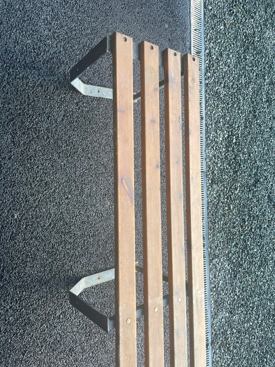 Seating - Image 3