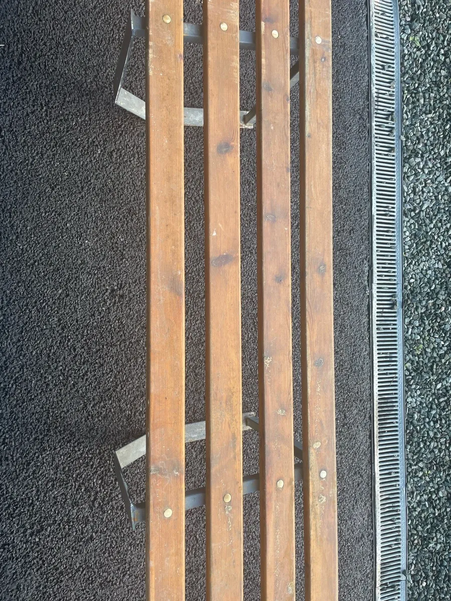 Seating - Image 4