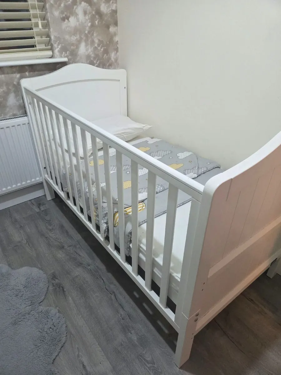 Cot/Bed - Image 2