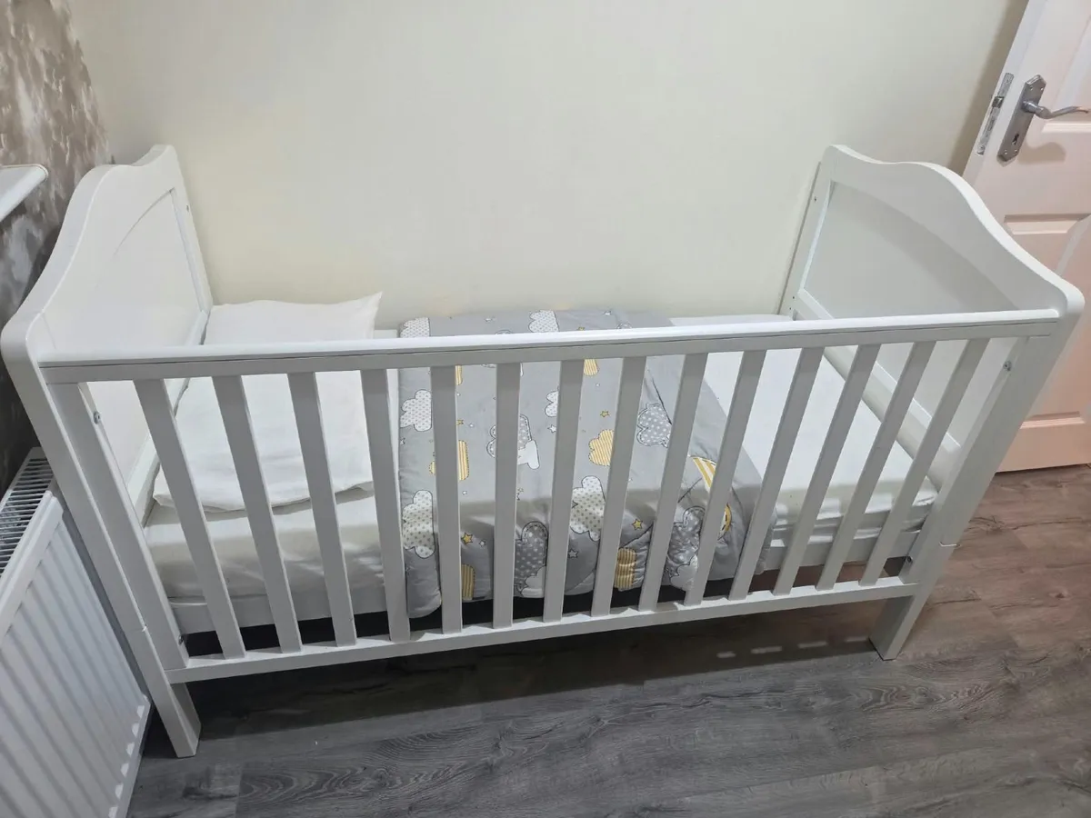 Cot/Bed - Image 3