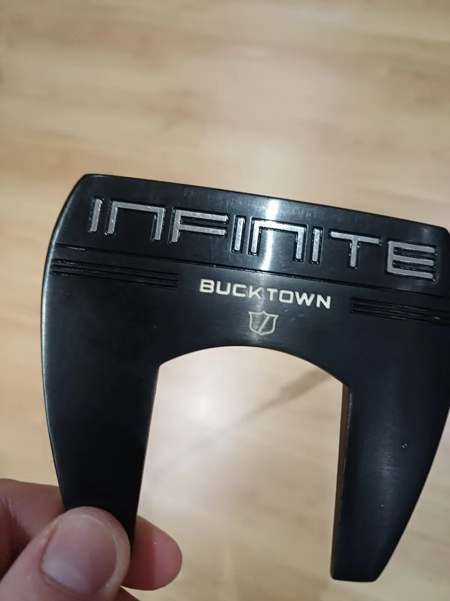 Wilson Infinate Bucktown Putter - Image 1