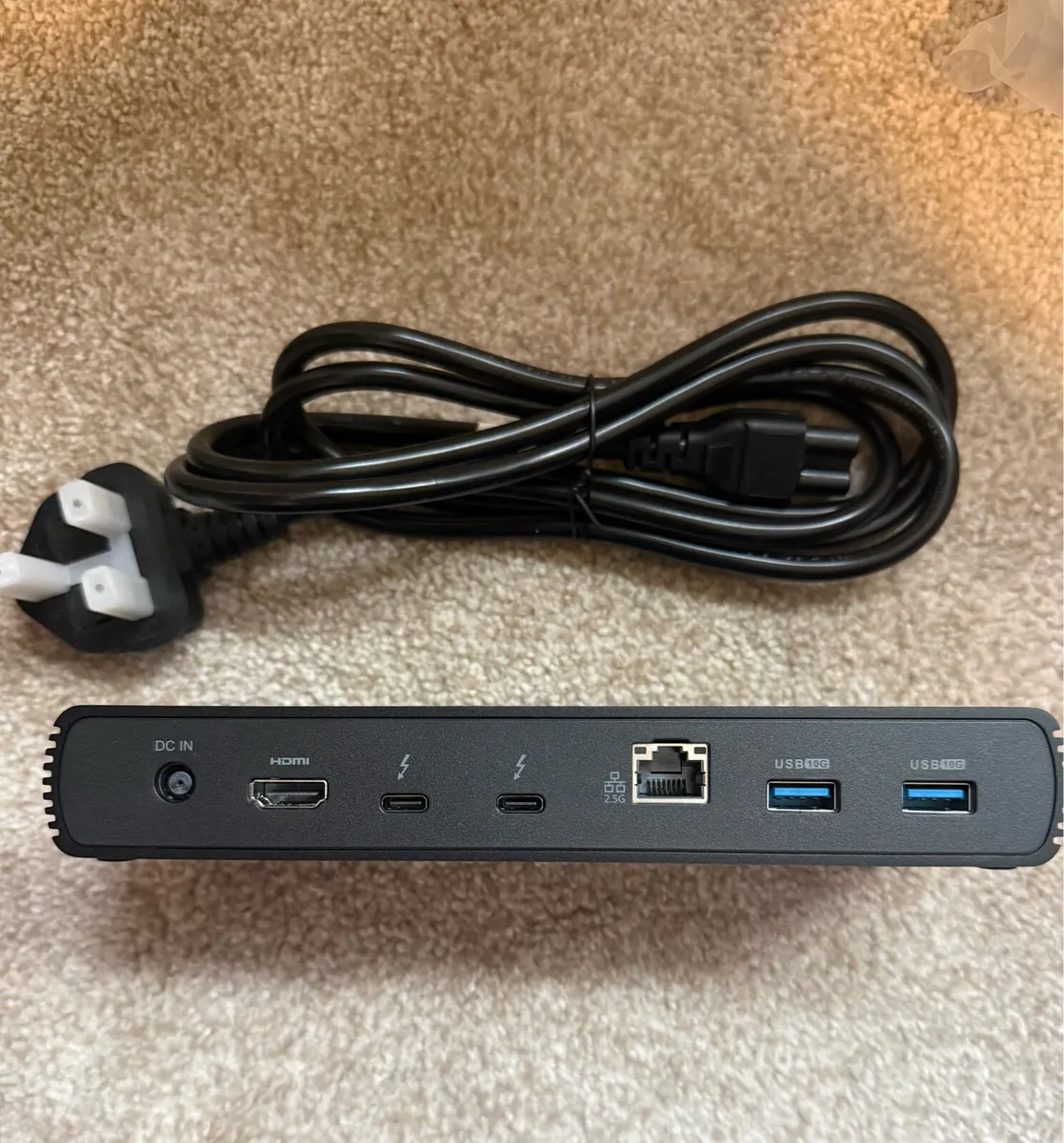 Thunderbolt4/USB4 Pro Docking Station - Image 1