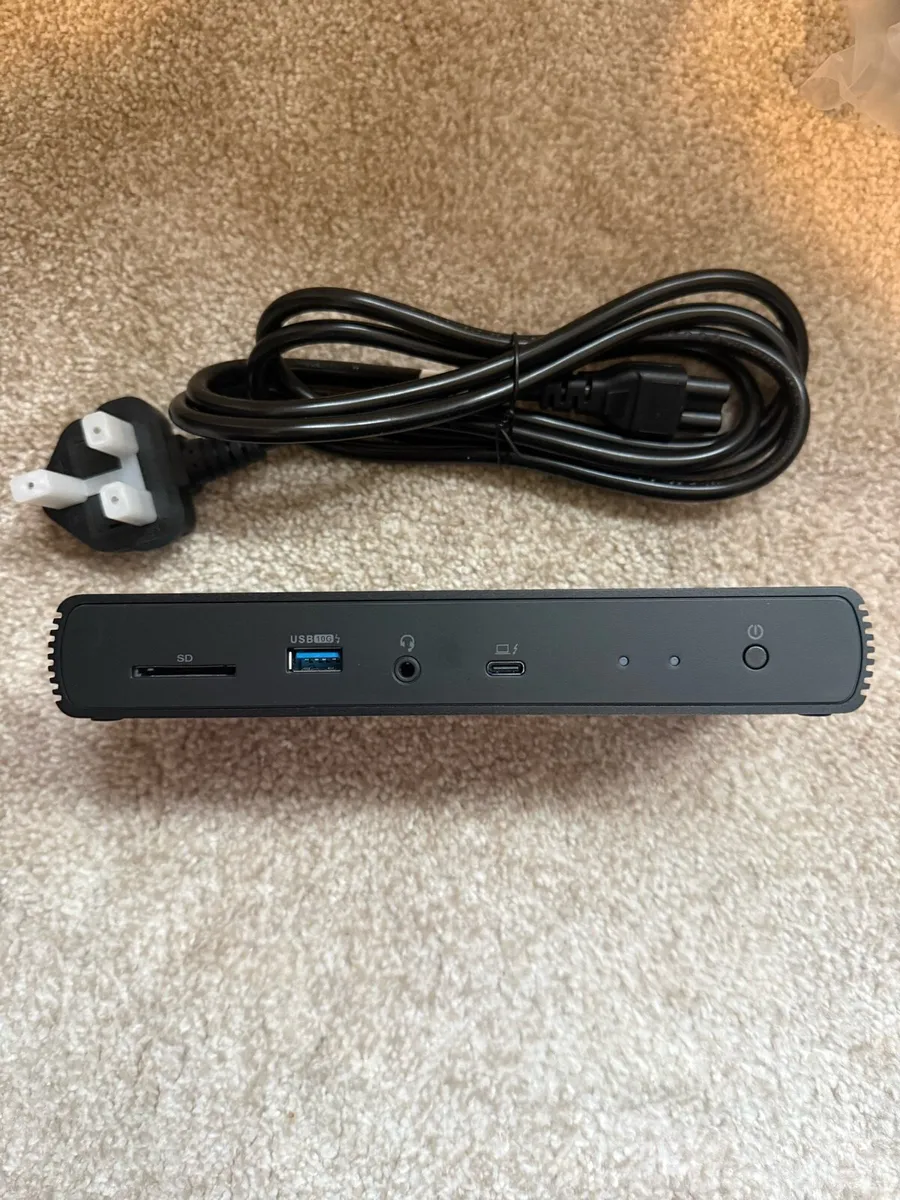 Thunderbolt4/USB4 Pro Docking Station - Image 2