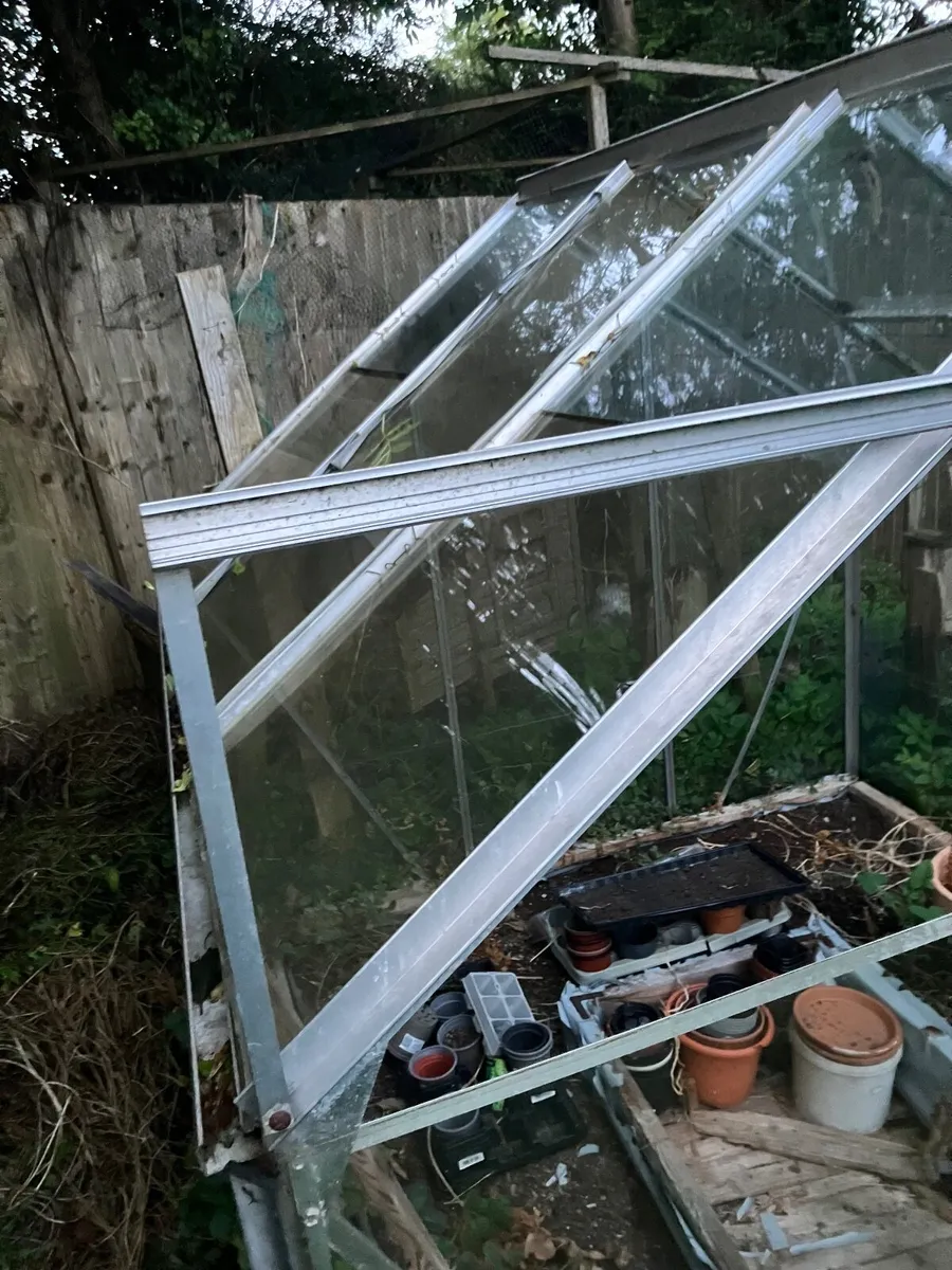 Free Glasshouse - Image 2