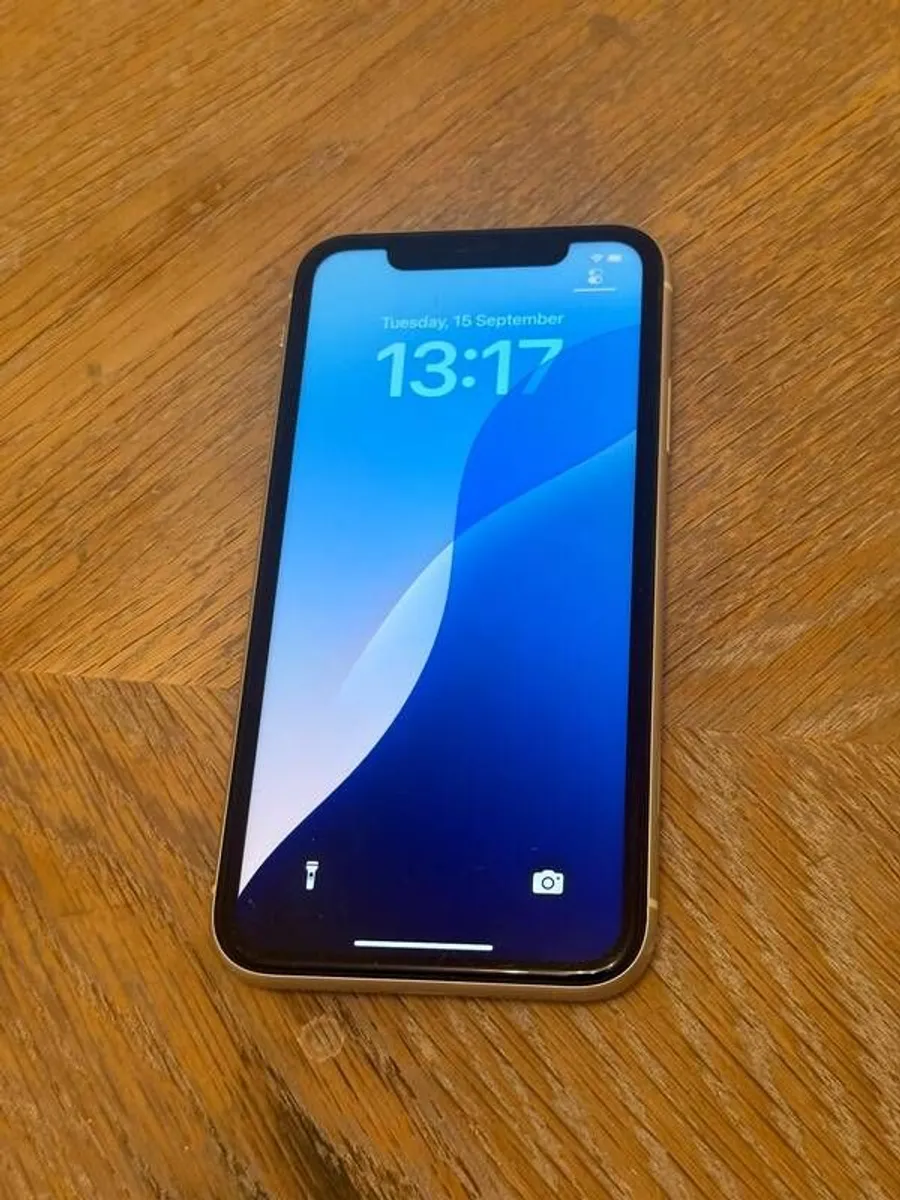 iPhone 11 64GB in White. - Image 2