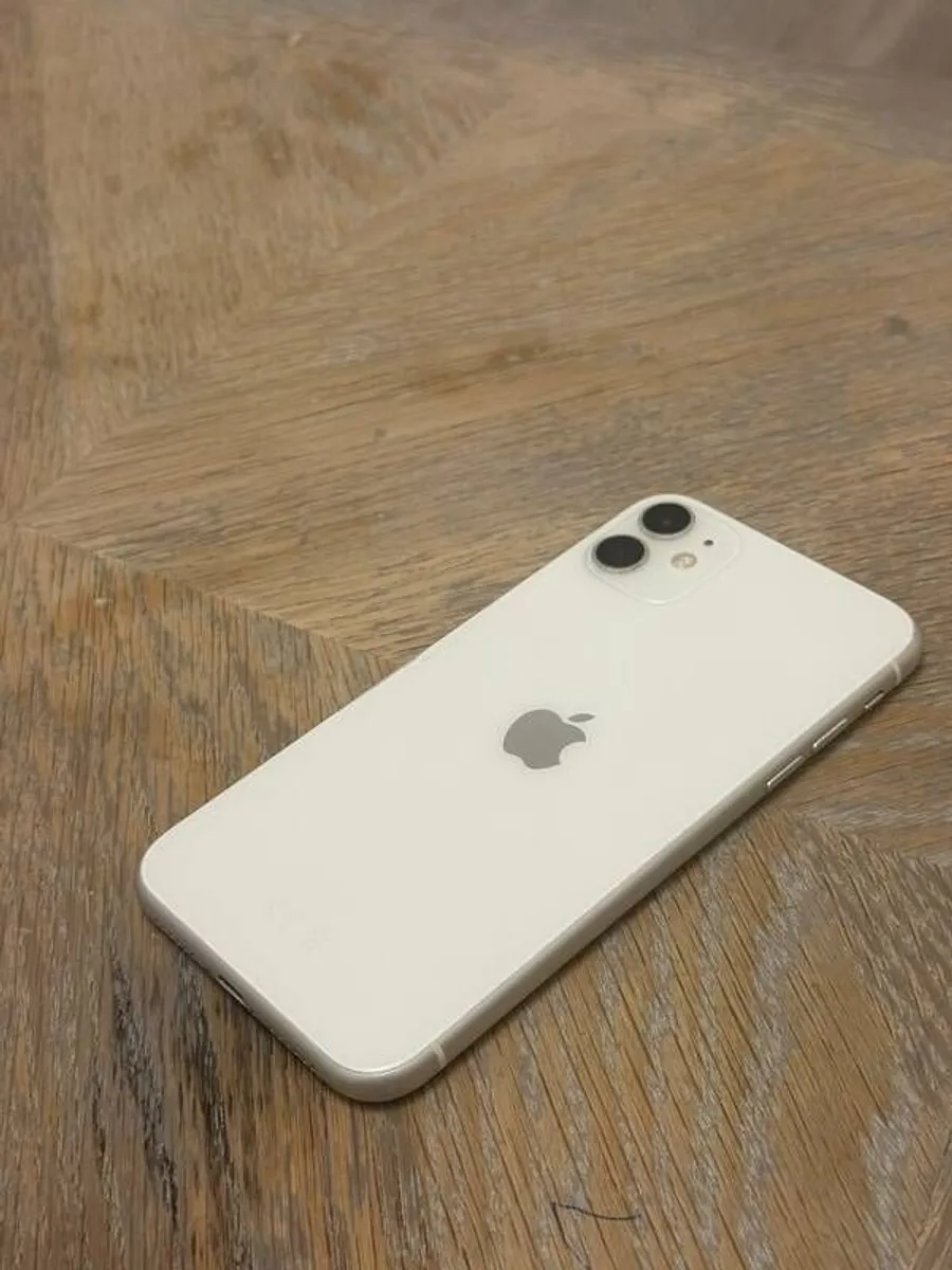 iPhone 11 64GB in White. - Image 3