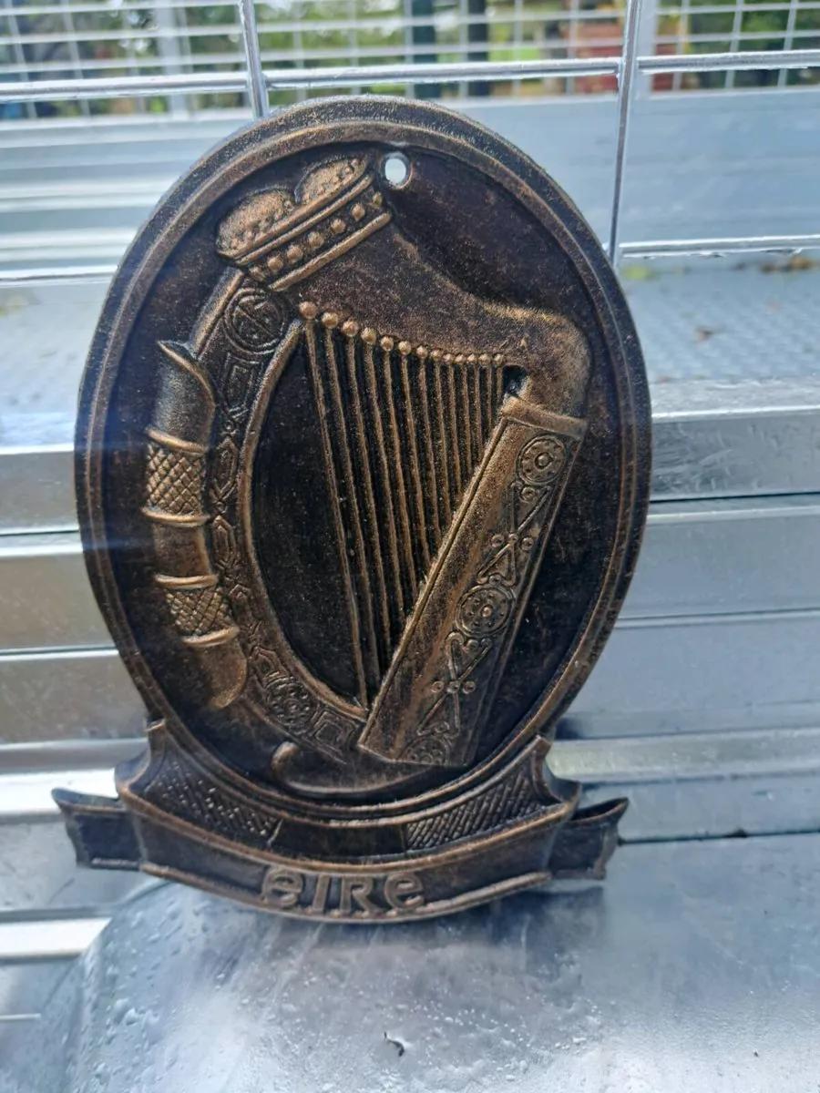 Eire harp cast iron sign