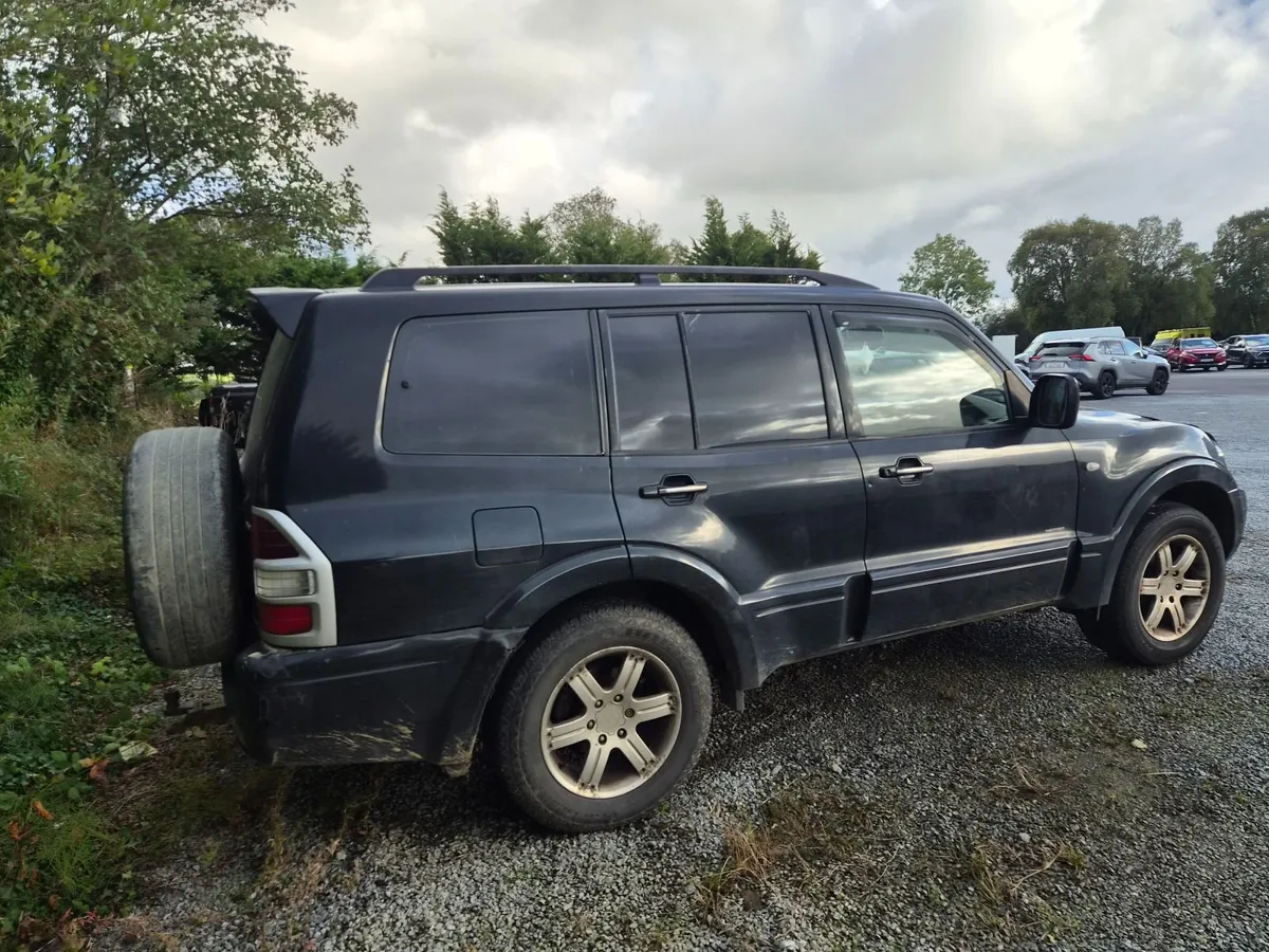 Mitsubishi Pajero 2004 - Image 3