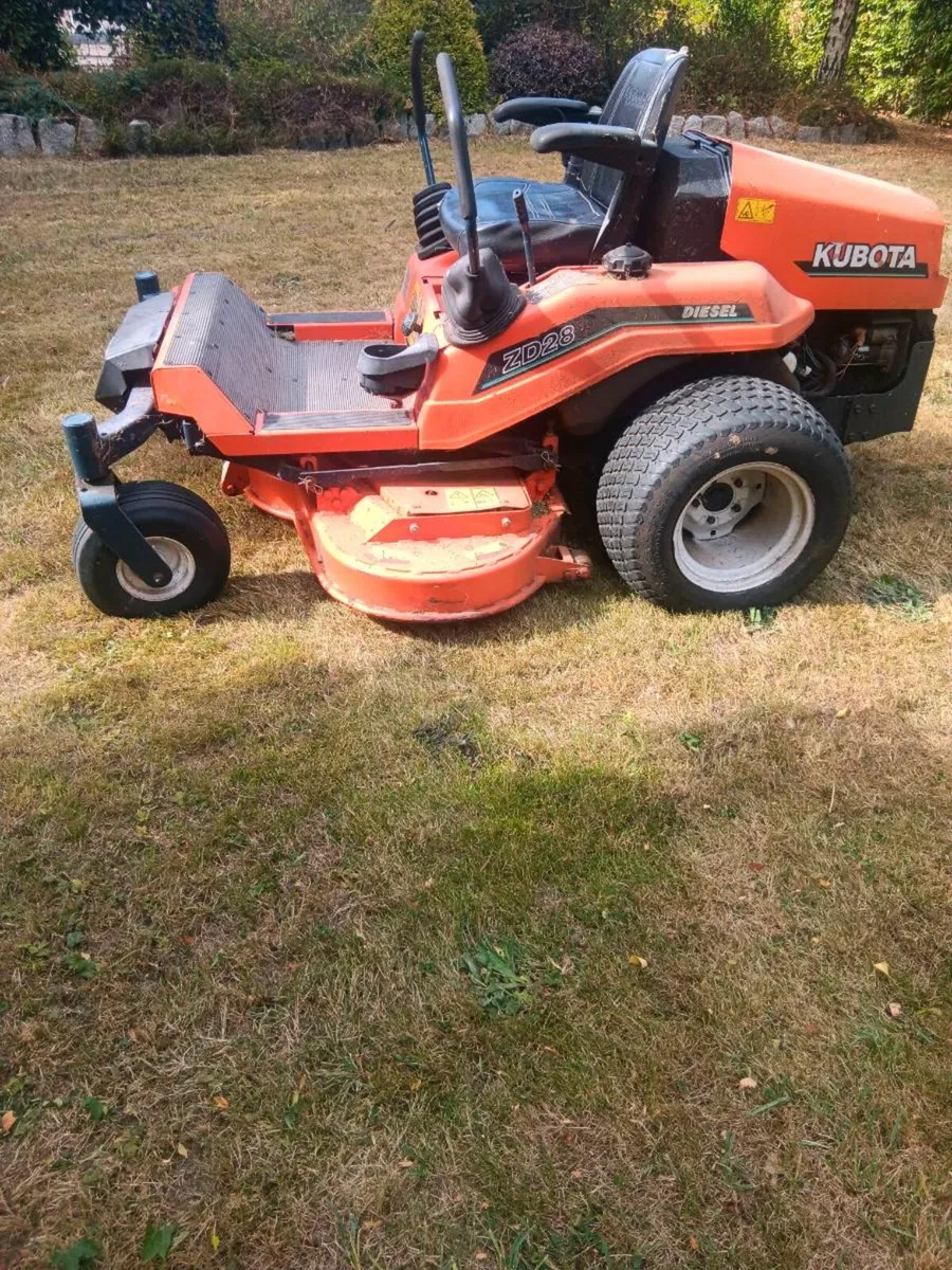 Zero turn kubota ZD28 - Image 2