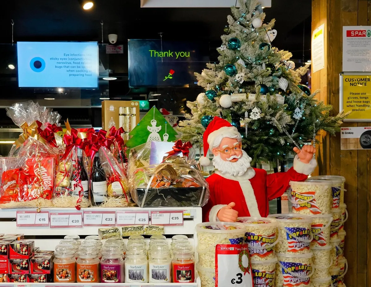 Christmas Tree Retail Display - Image 4