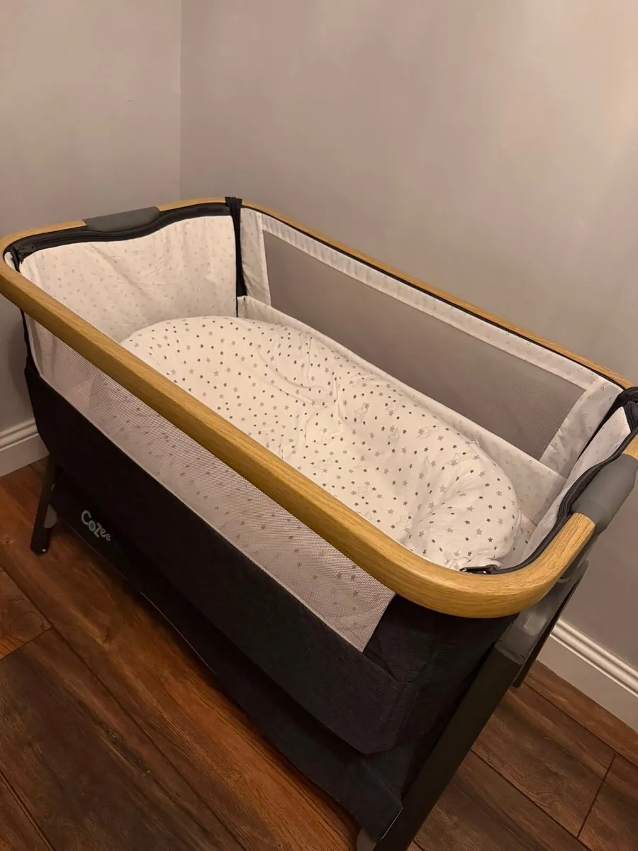 Bedside crib - Image 1