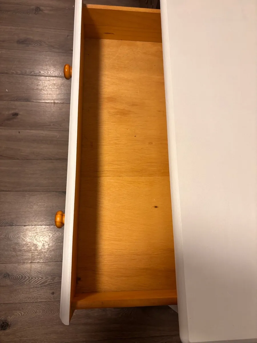 White chest of drawers - Image 2