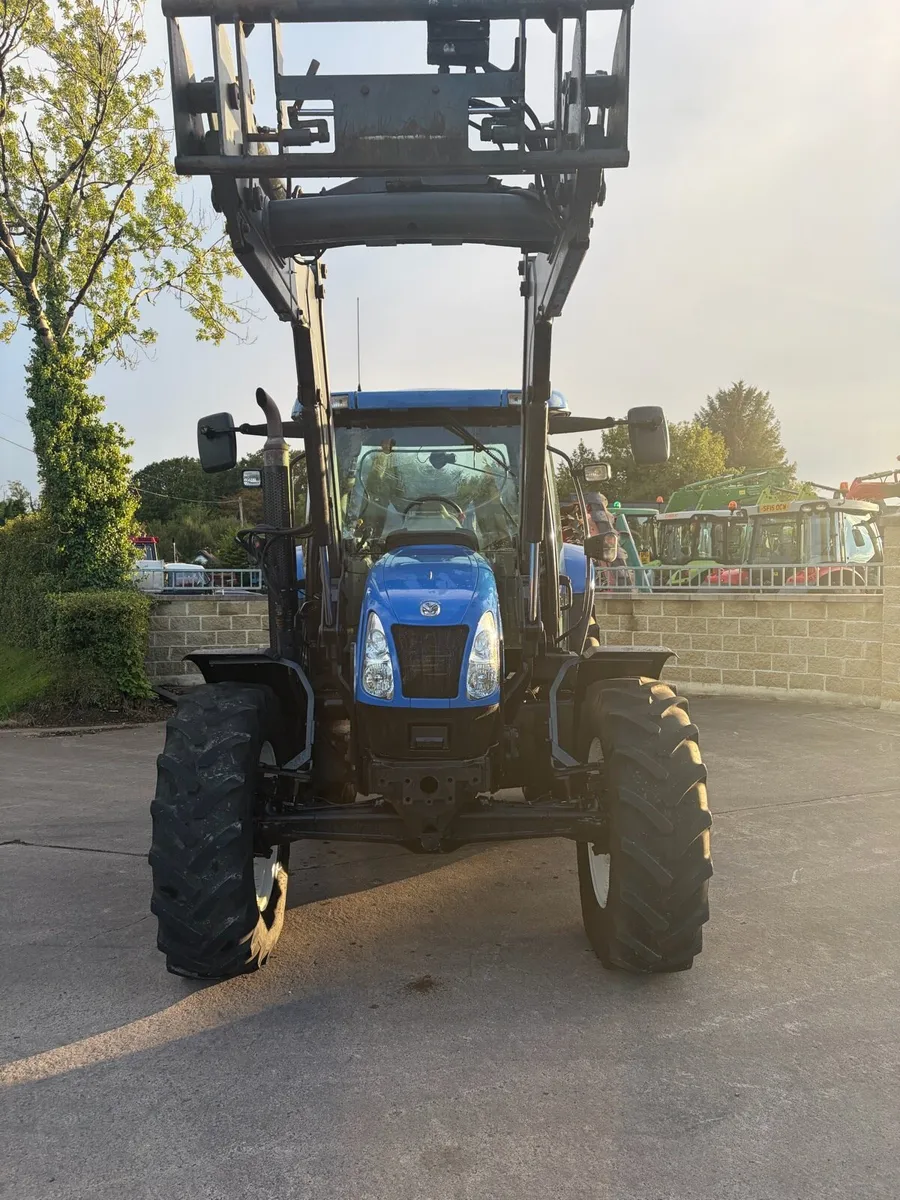 New Holland TS110A + loader - Image 4
