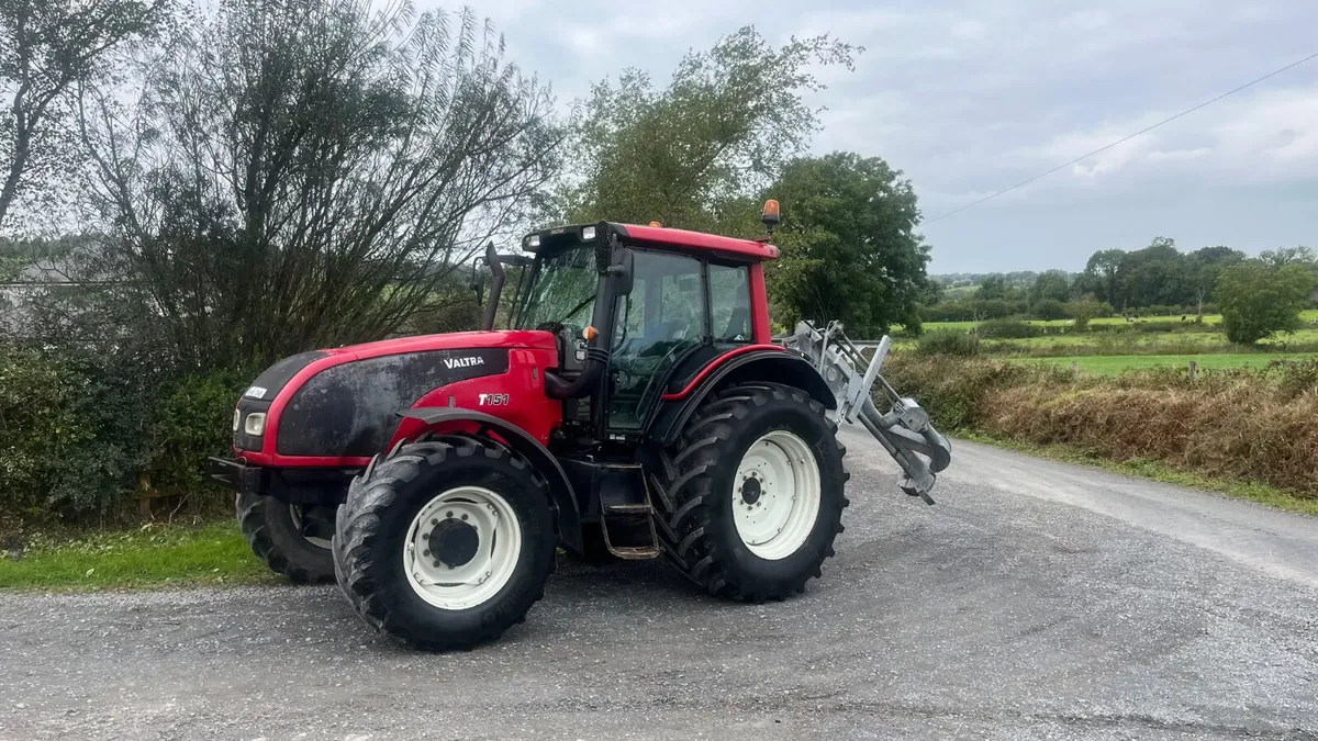 2009 valtra T151 - Image 3