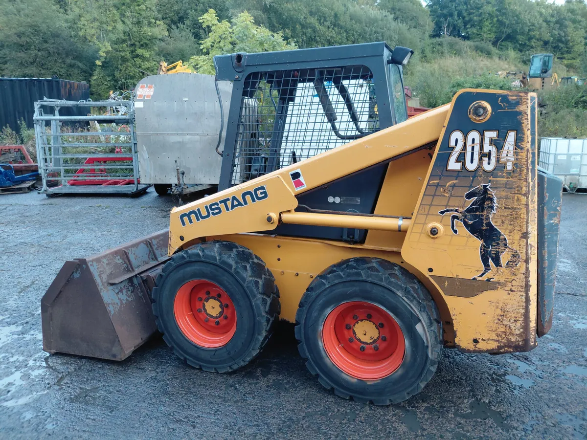 Mustang 2054 Skidsteer - Image 2