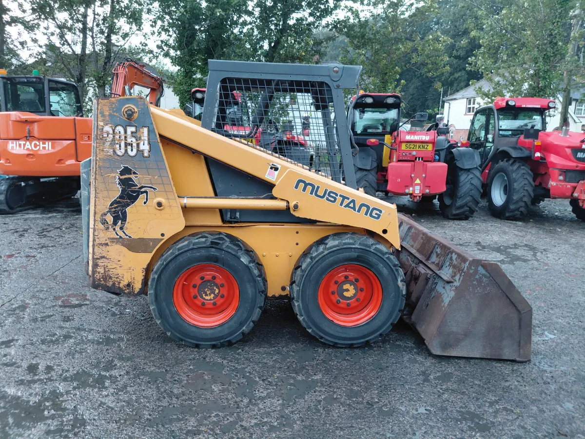 Mustang 2054 Skidsteer - Image 3