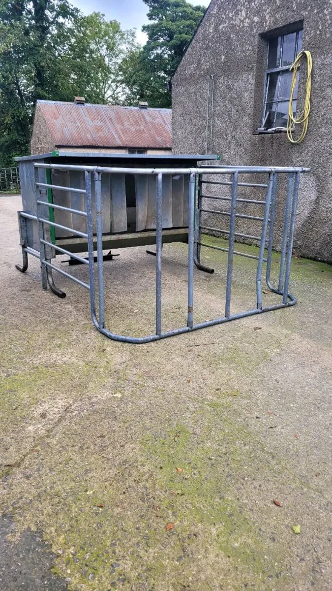 Calf creep  feeder - Image 1