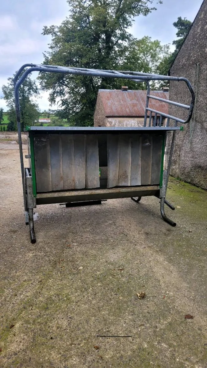 Calf creep  feeder - Image 2