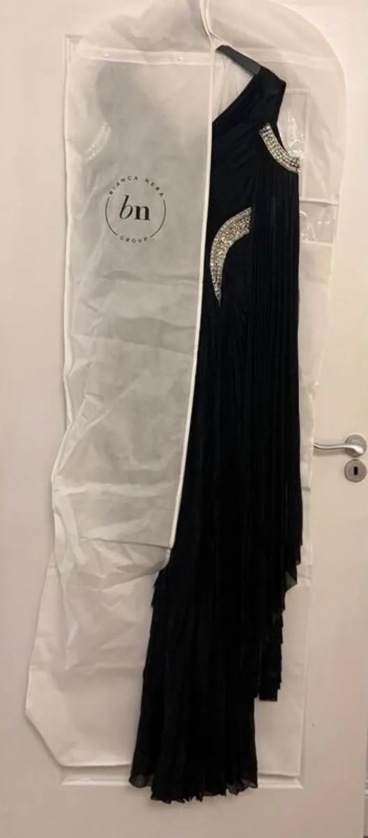 Black Elegant Evening Dress - Image 3