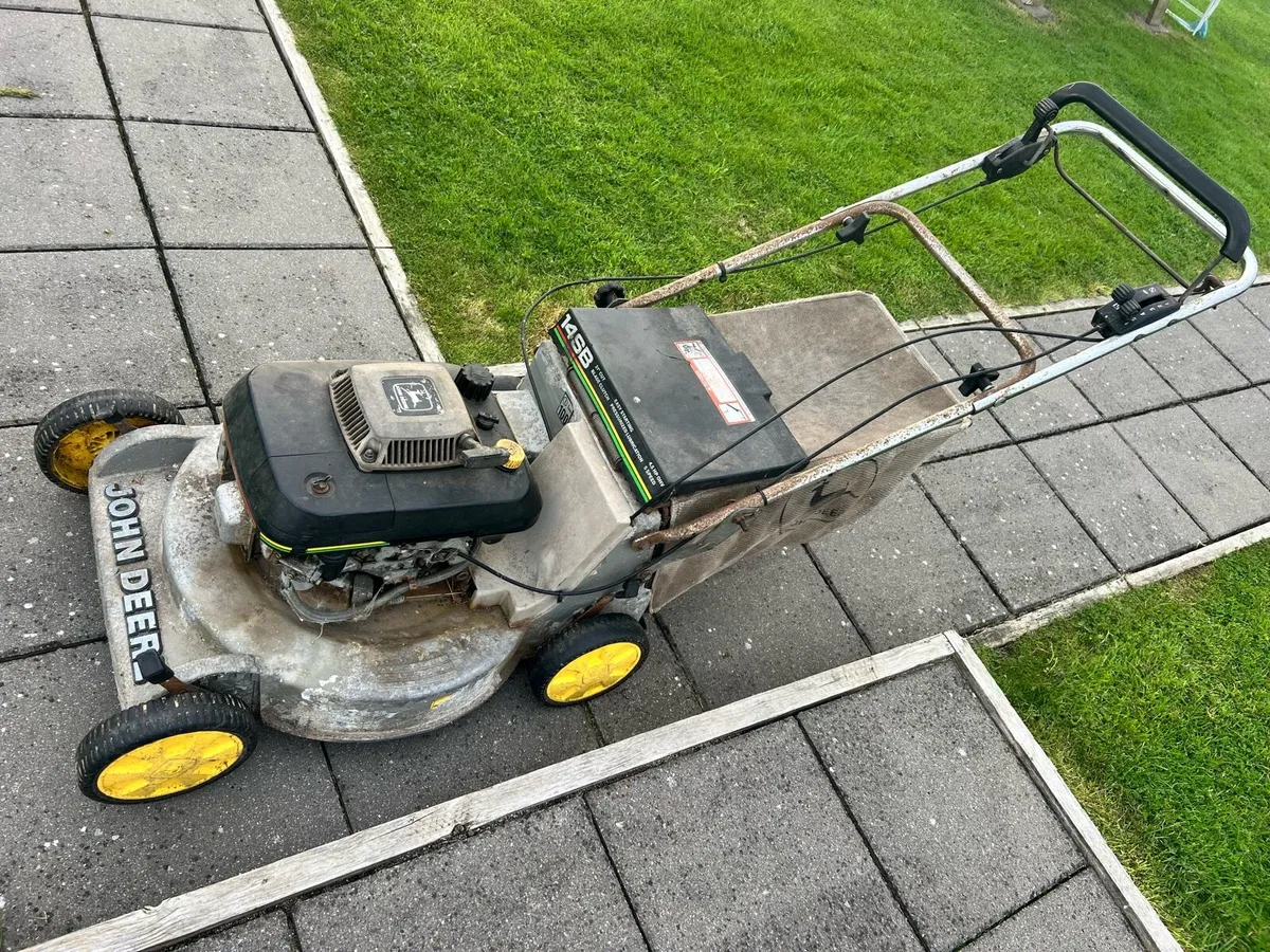 John Deere lawn mower - Image 1