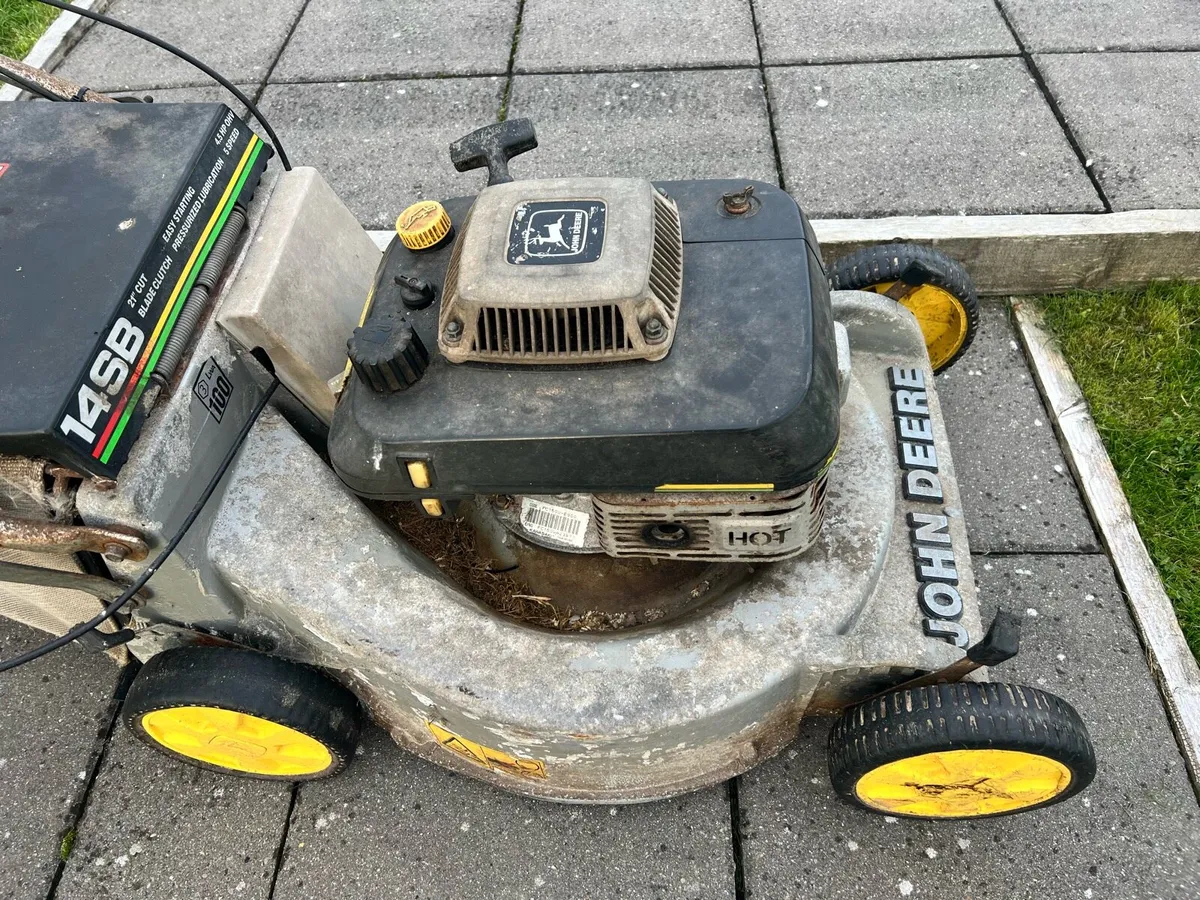 John Deere lawn mower - Image 3