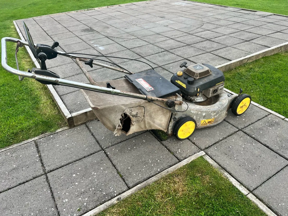John Deere lawn mower - Image 4