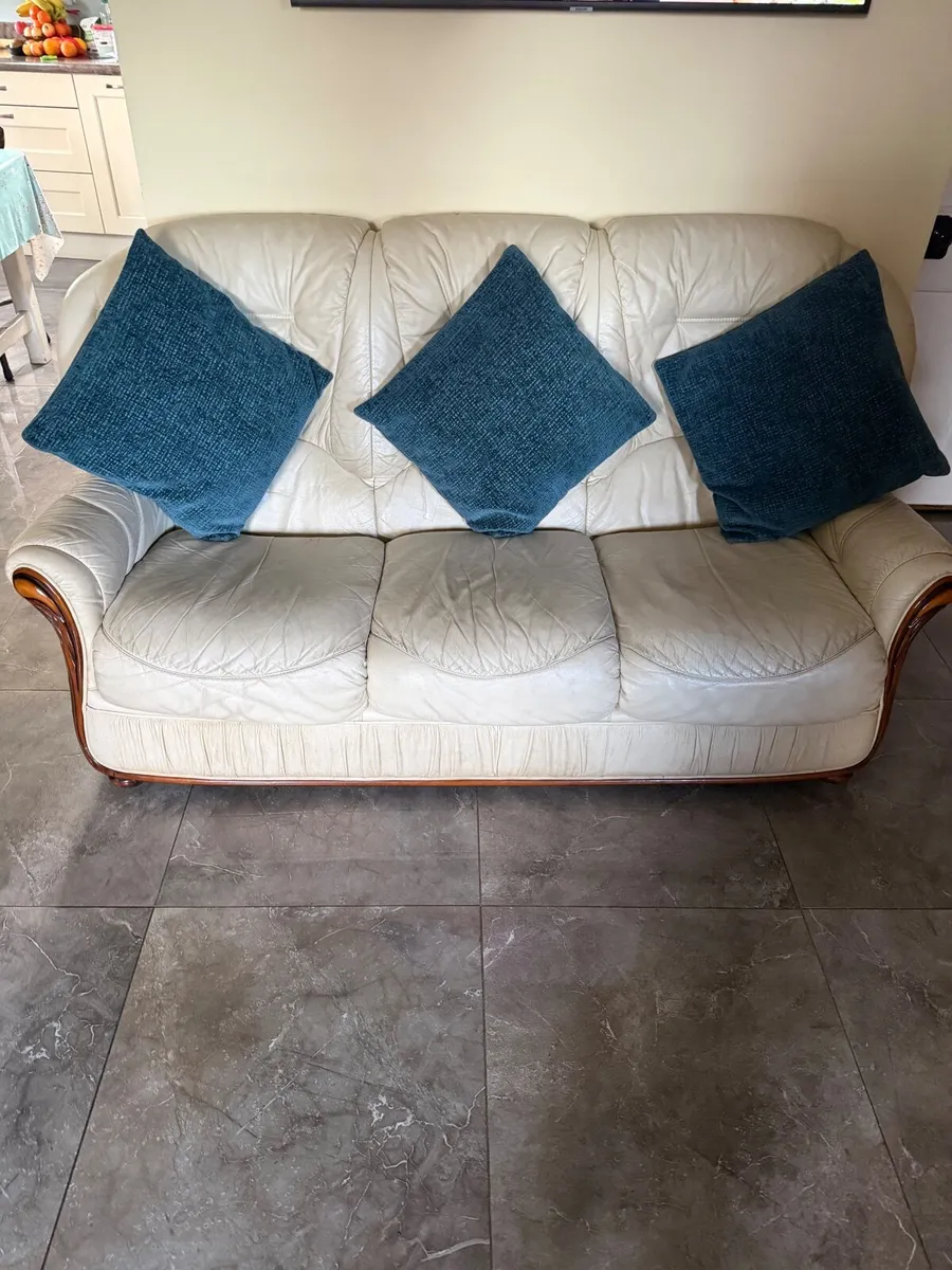Couch & single seater - Image 3