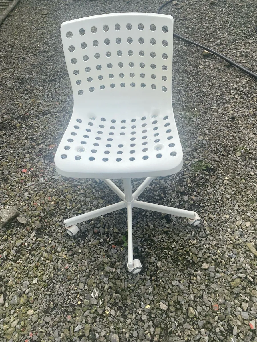 Office chair - Image 1