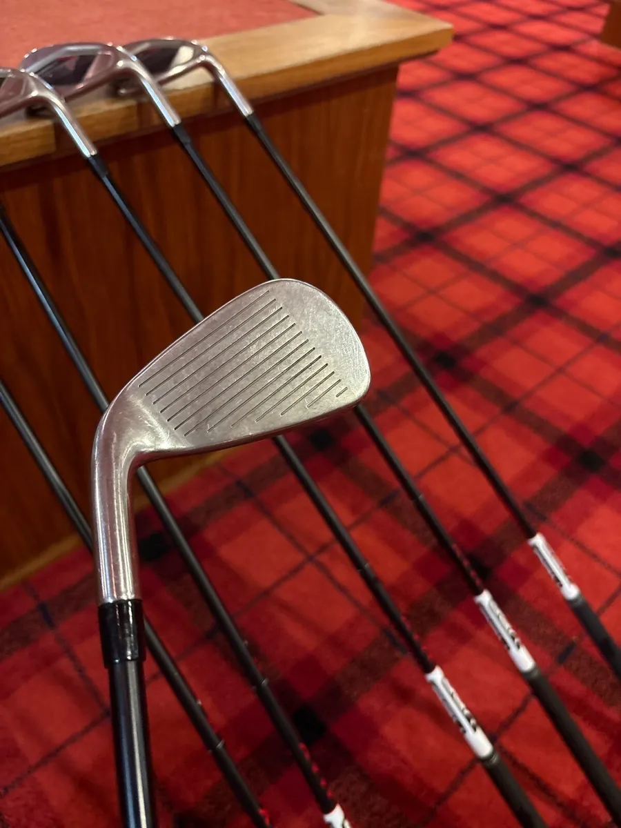 Wilson Dynapwr Graphite 5-PW (A Flex) - Image 3
