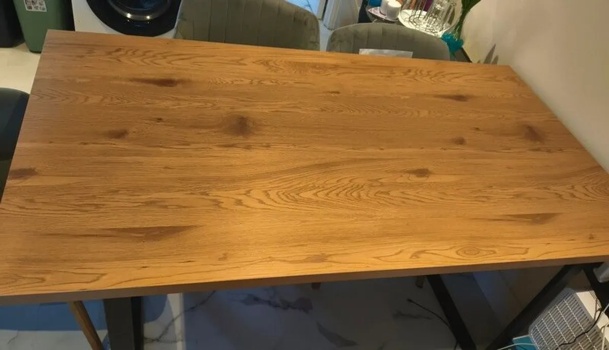 Dining table - Image 1