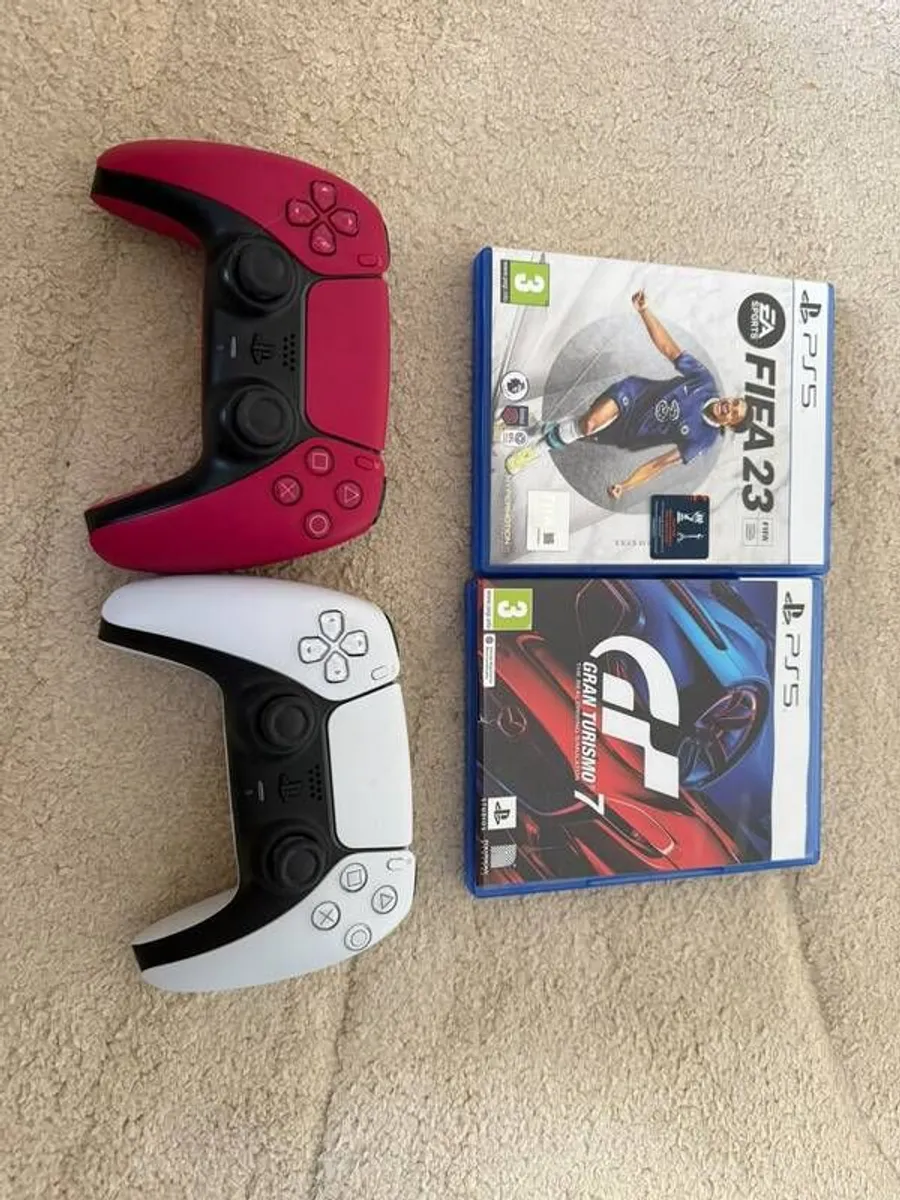 PS5 Console Bundle Disc Edition Barely Used - Image 2