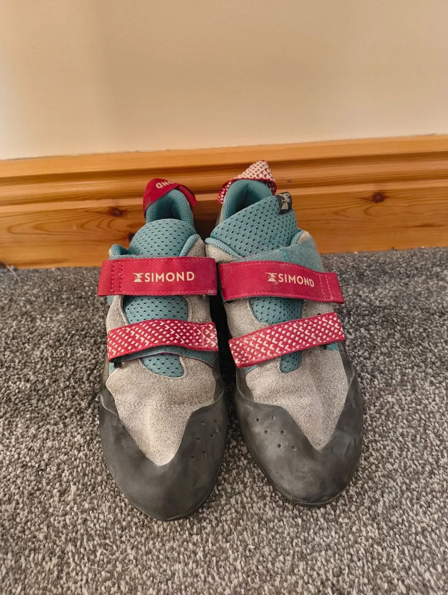 2 x Climbing bouldering shoes size 7 and 8 - Image 1