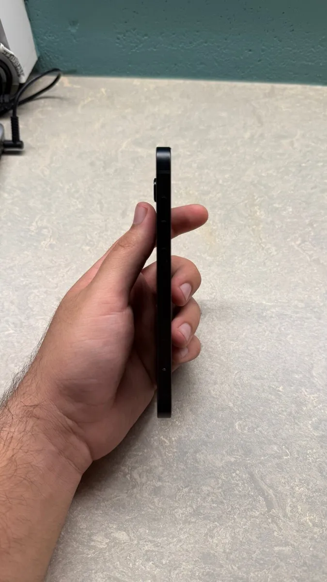 iPhone 16e 100% battery health almost Brand new - Image 3