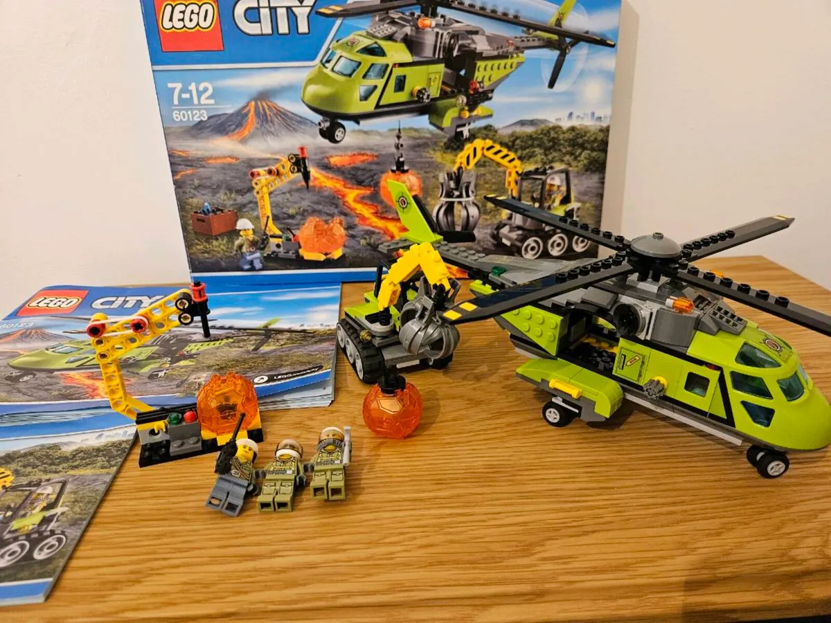 LEGO 60123 city volcano supply helicopter set - Image 3